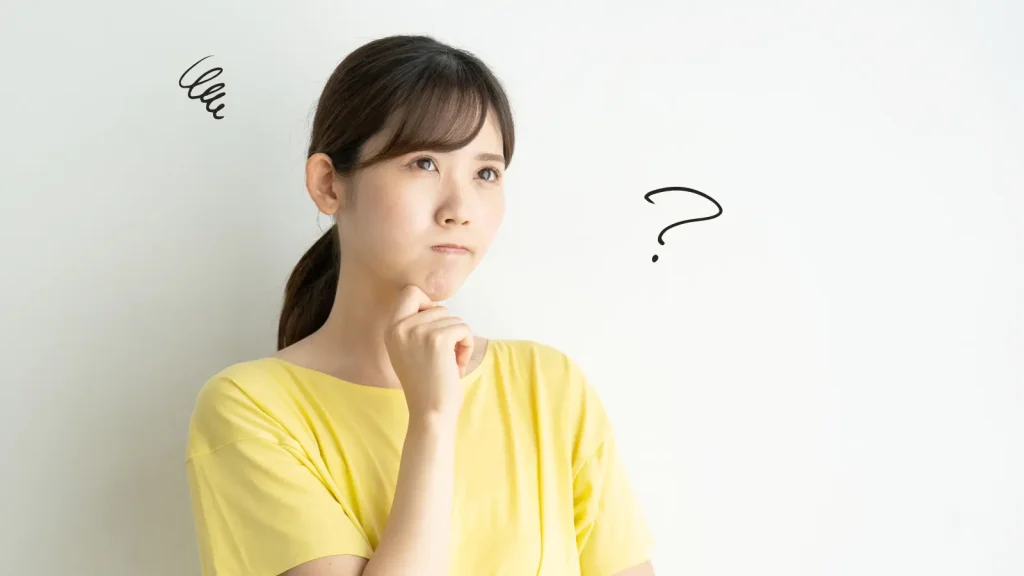 悩んでいるお母さん